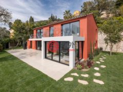 法国普罗旺斯-阿尔卑斯-蔚蓝海岸Villefranche-sur-Mer的独栋别墅，编号70512312